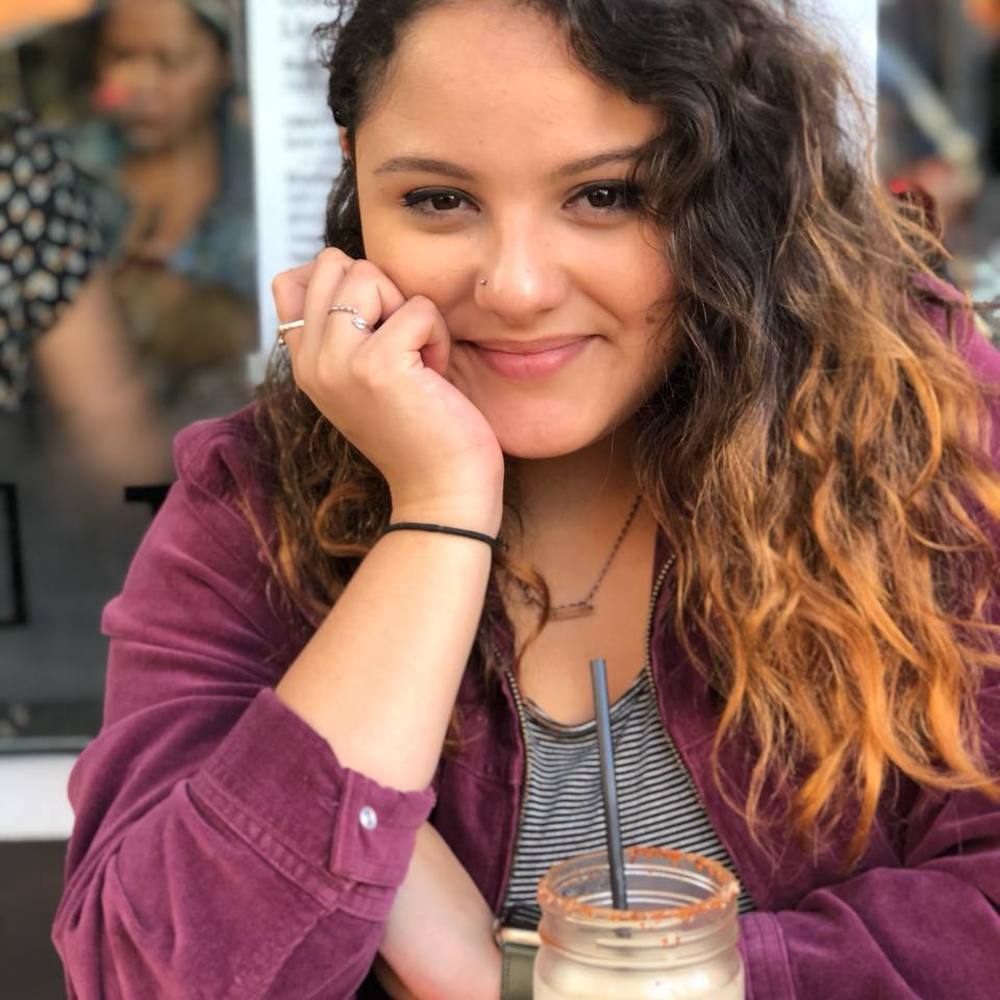 Meet your Posher, Alexis